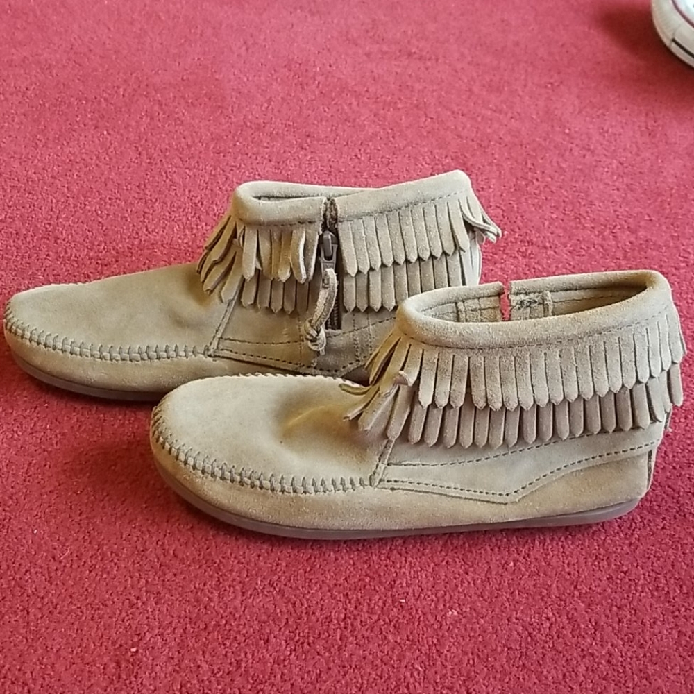 Minnetonka shoe #wb1